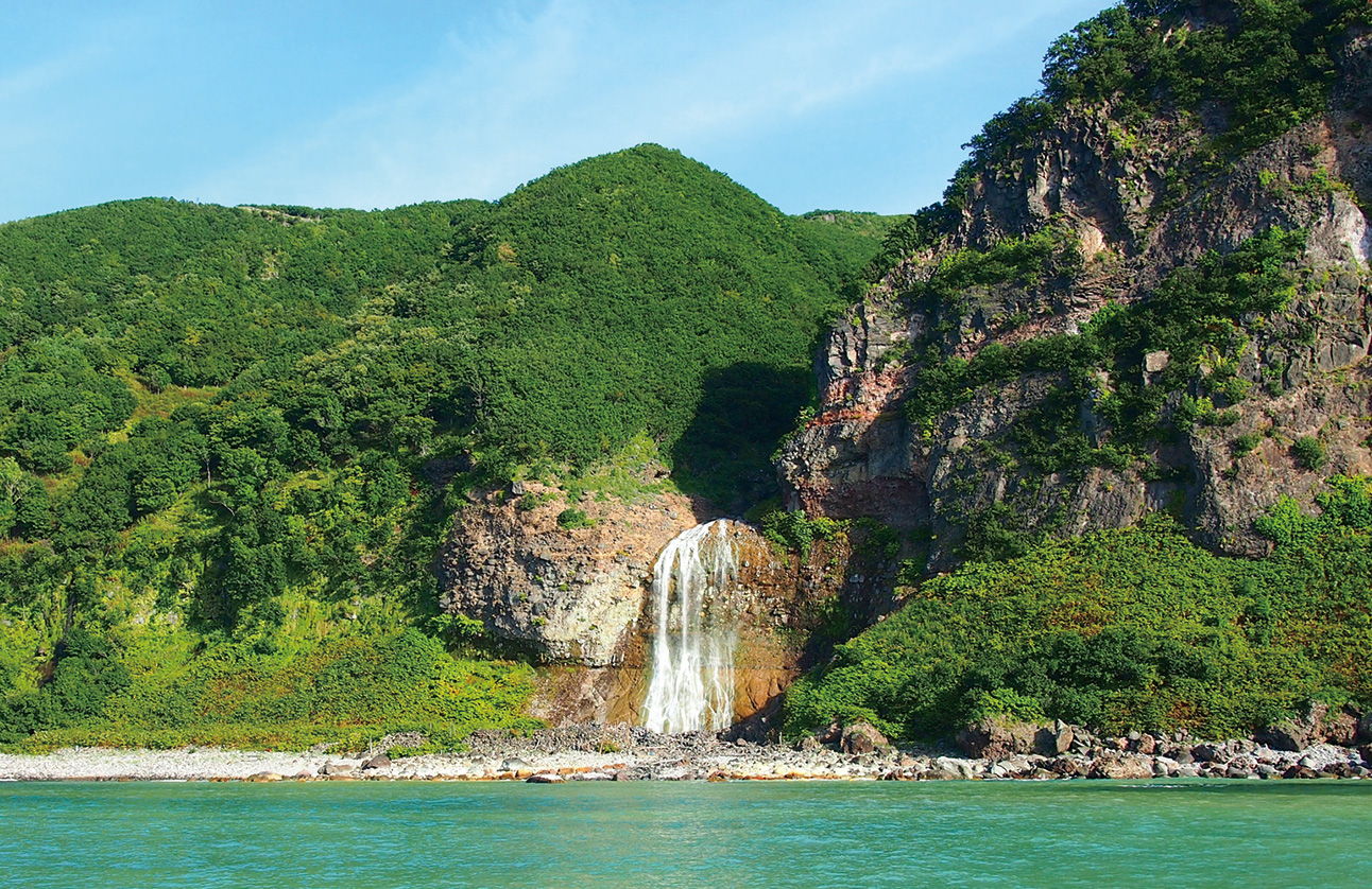 カムイワッカ湯の滝